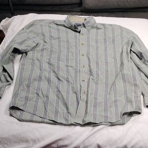 Van Heusen men's long sleeve button down shirt size large
